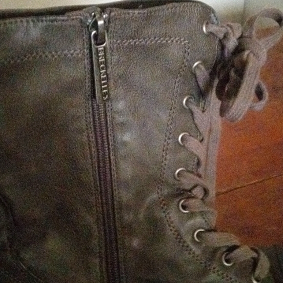 BRECKELLE'S - Picture 7 of 7